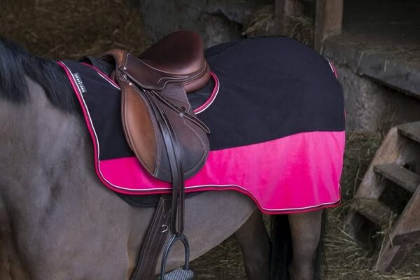 EQUITHEME - COUVRE REINS POLAIRE NOIR FRAMBOISE