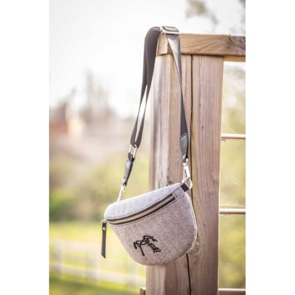 PENELOPE - SAC BANANE GRIS CHEVRON